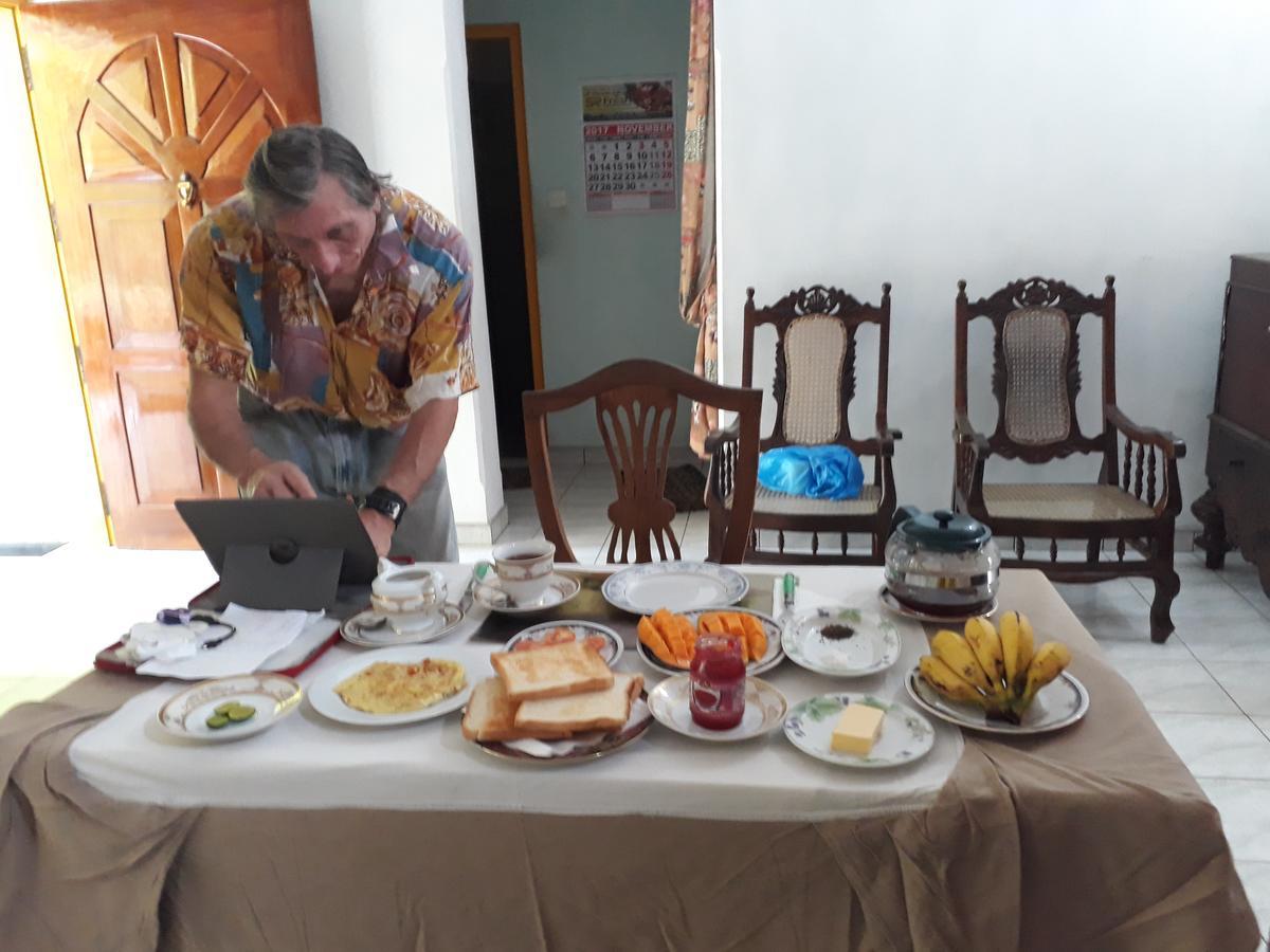 Guesthouse Sunshine Алутгама Екстериор снимка