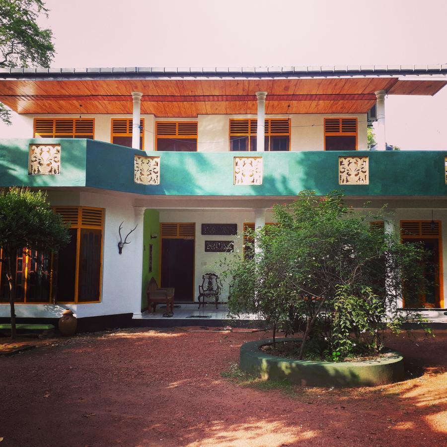 Guesthouse Sunshine Алутгама Екстериор снимка